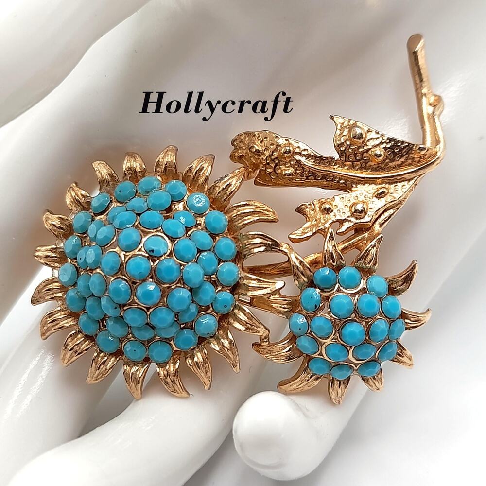 Hollycraft Gold Plated Floral Brooch, Turquoise Rhinestones, 1960s Vintage
